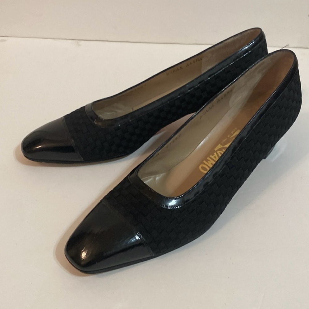 SALVATORE FERRAGAMO BLACK PATENT LEATHER & WOVEN FABRIC PUMPS HEELS SHOES 9 1/2